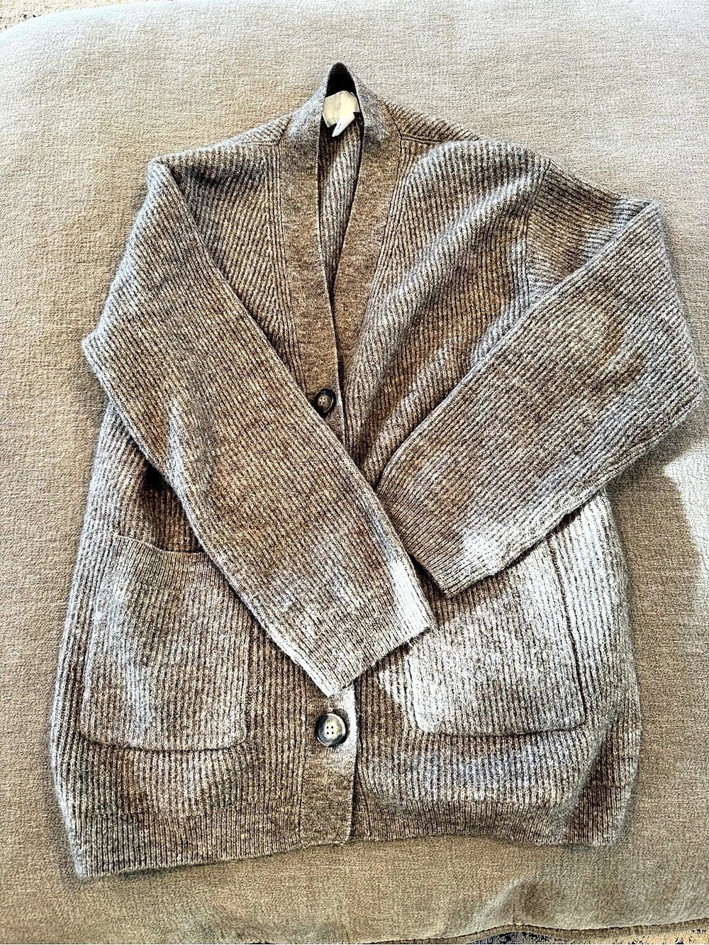 H&Medium Ribbed Button Front Cardigan in Gray Size Medium